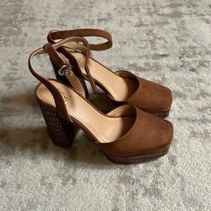 Incredible New York & Co. platform heels!! Size 6. Brand new, never wore!